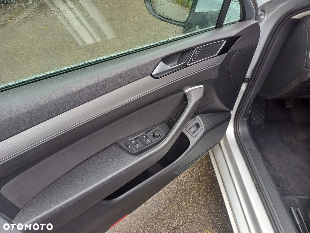 Volkswagen Passat 1.6 TDI (BlueMotion Technology) Comfortline - 14