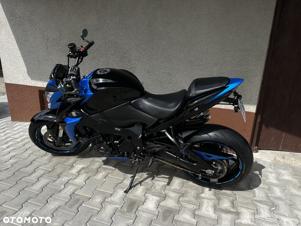 Suzuki GSX - 37