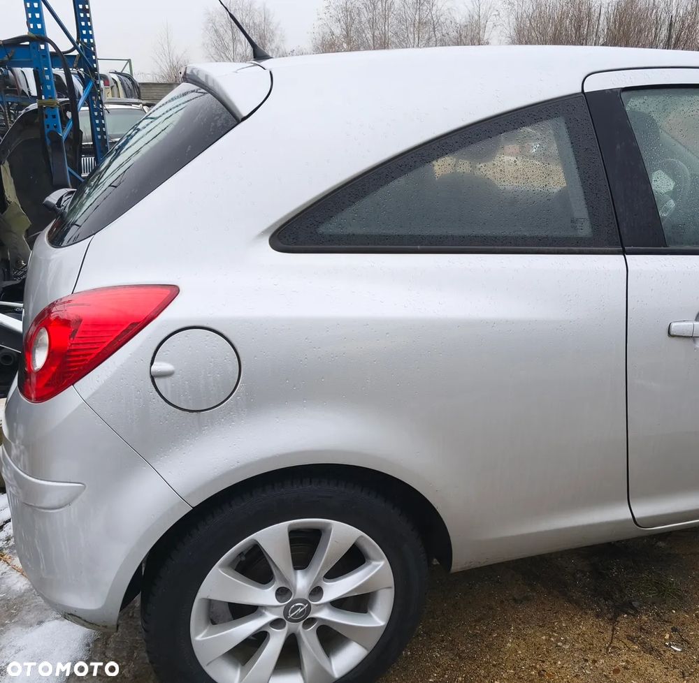 OPEL CORSA D 13r 3D ĆWIARTKA BŁOTNIK PRAWY TYŁ Z176