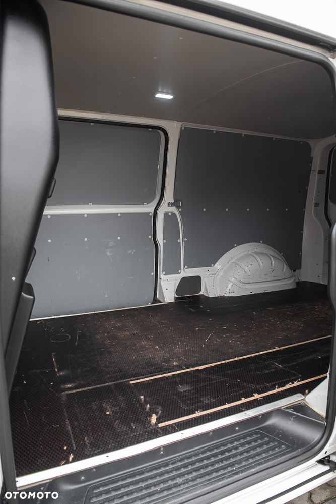 Volkswagen Transporter - 22