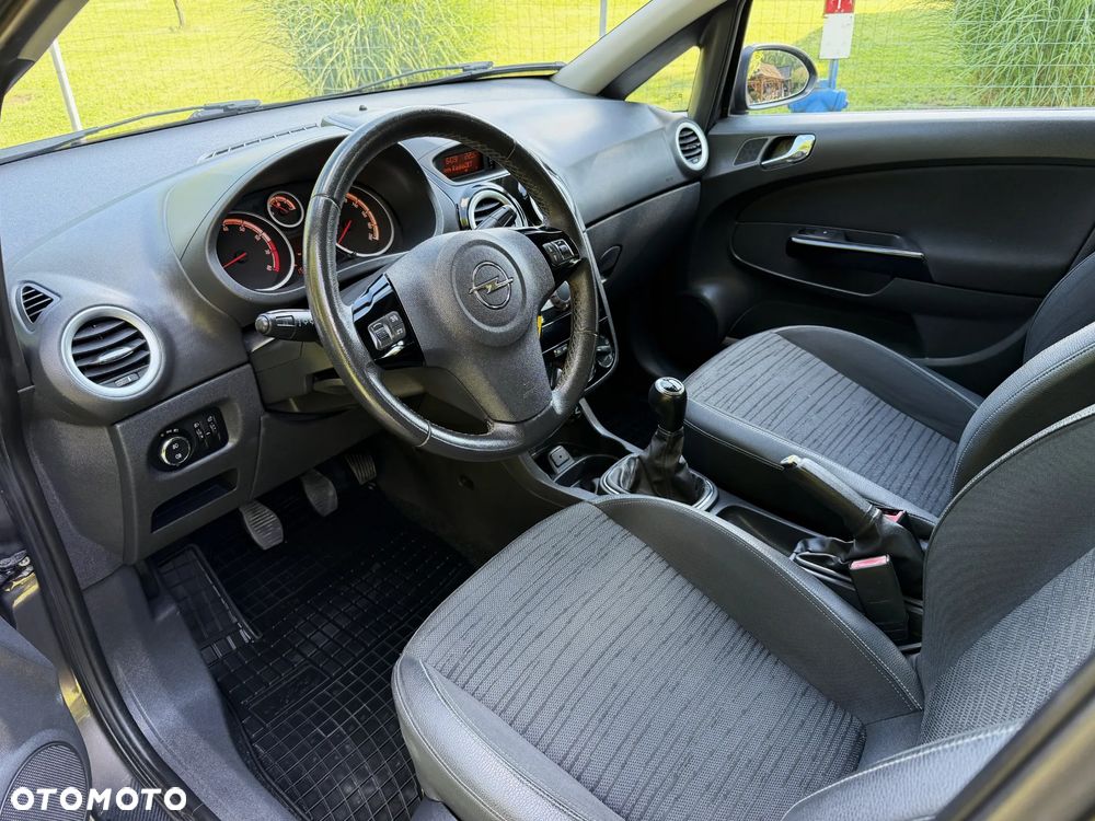 Opel Corsa 1.2 16V Cosmo - 11