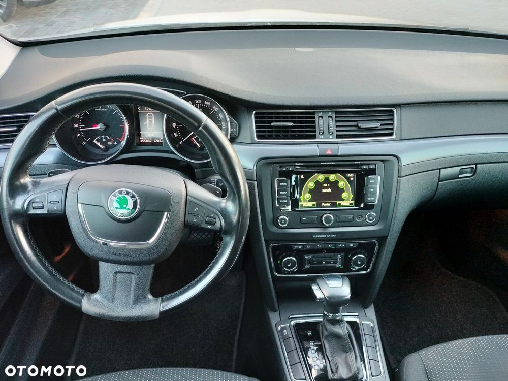 Skoda Superb 2.0 TDI Active DSG - 10