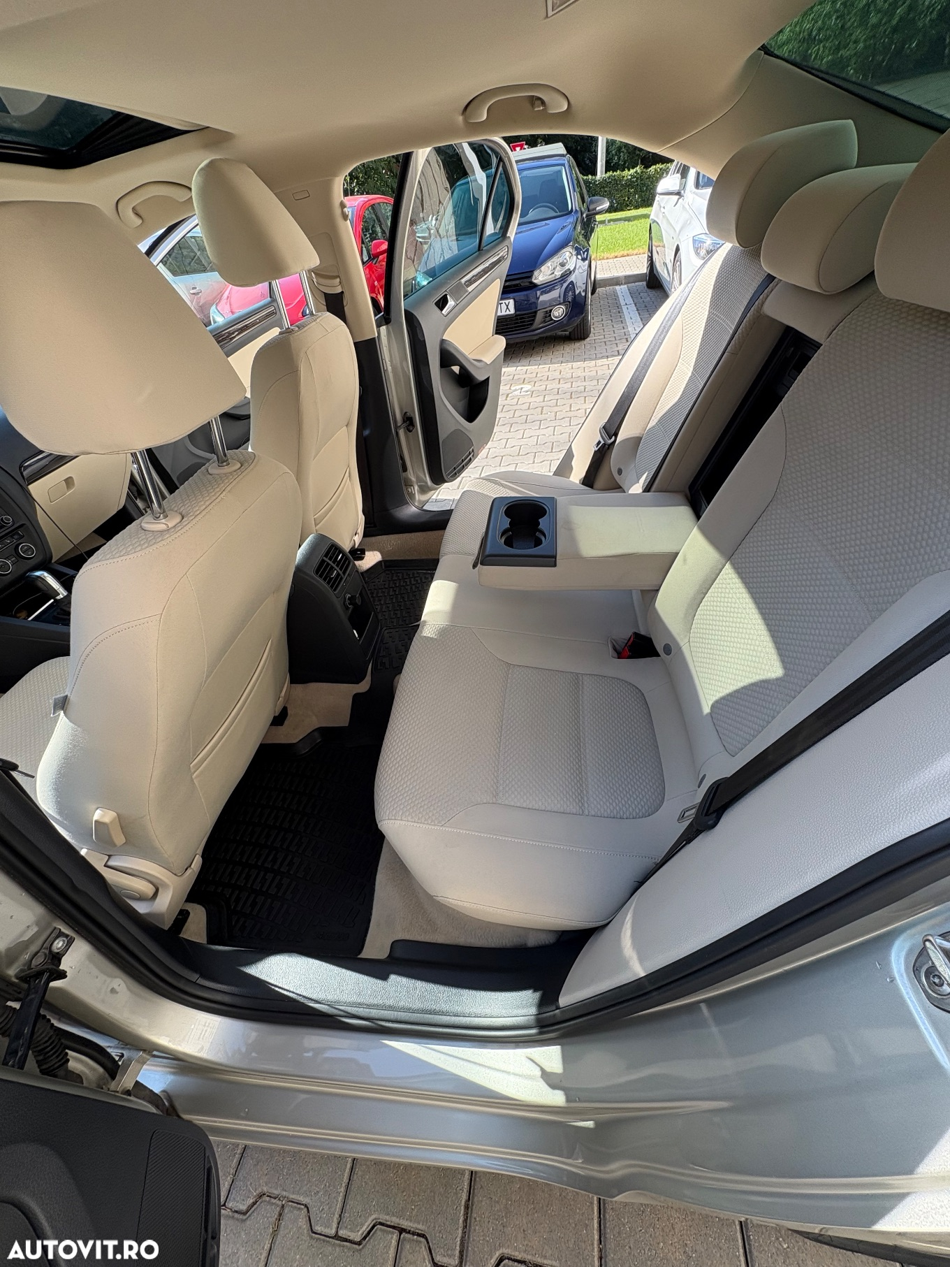 Volkswagen Jetta 2.0 TDI DSG Highline - 14
