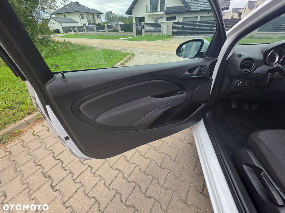 Opel Adam 1.2 Black Jack S&S - 16