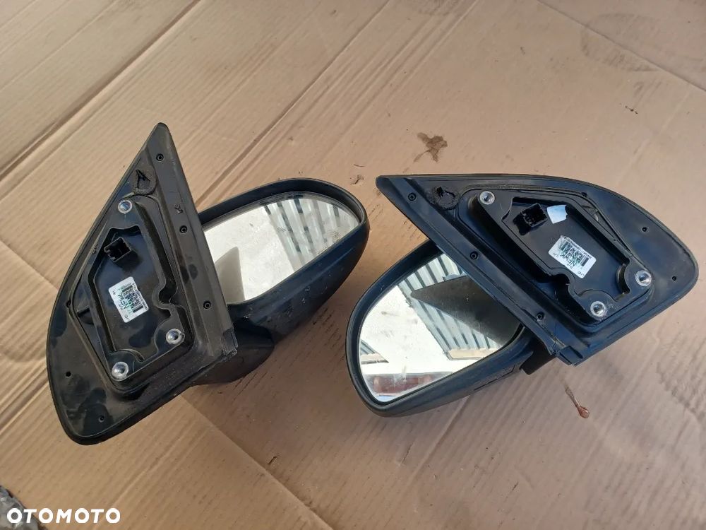 LUSTERKO 7PIN  HYUNDAI i20 08-12 5D - 2