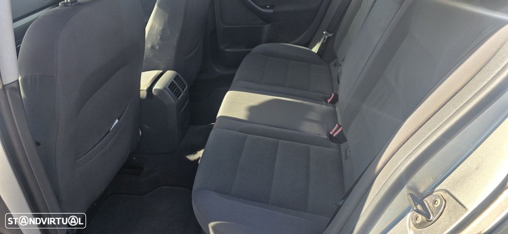 VW Golf 1.9 TDi 25 Anos Aut. - 3