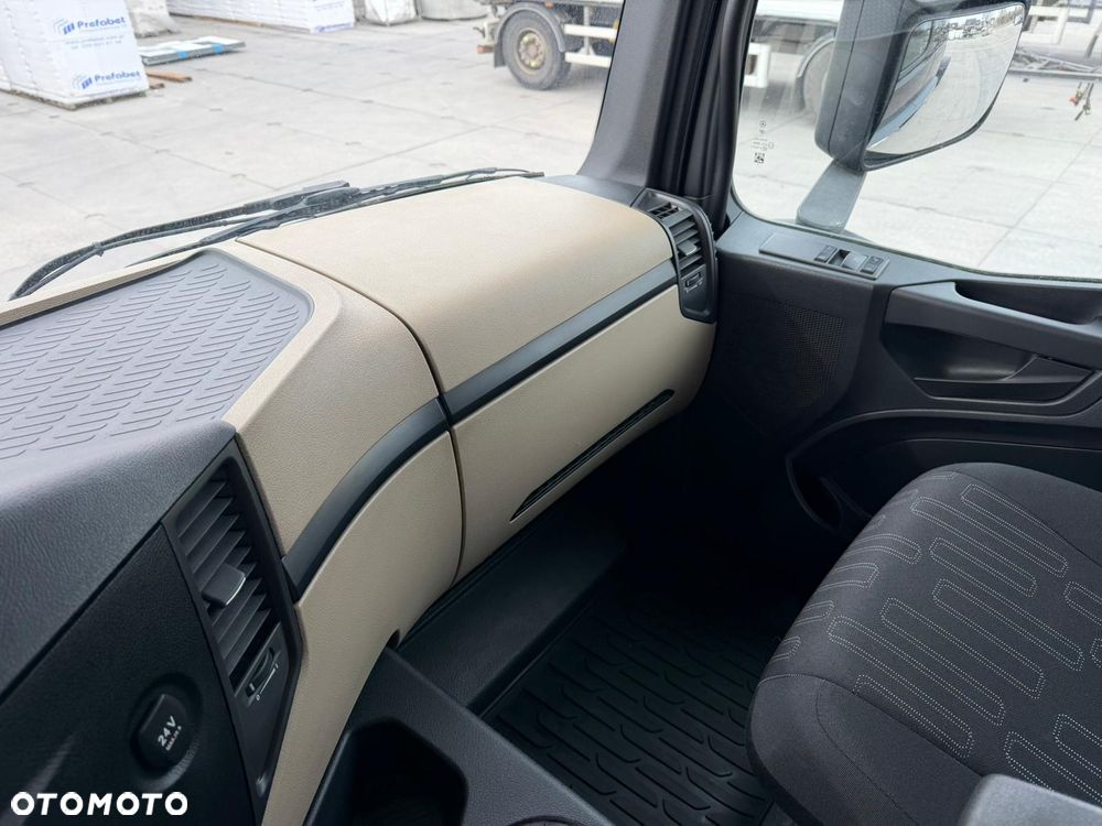 Mercedes-Benz Actros - 14