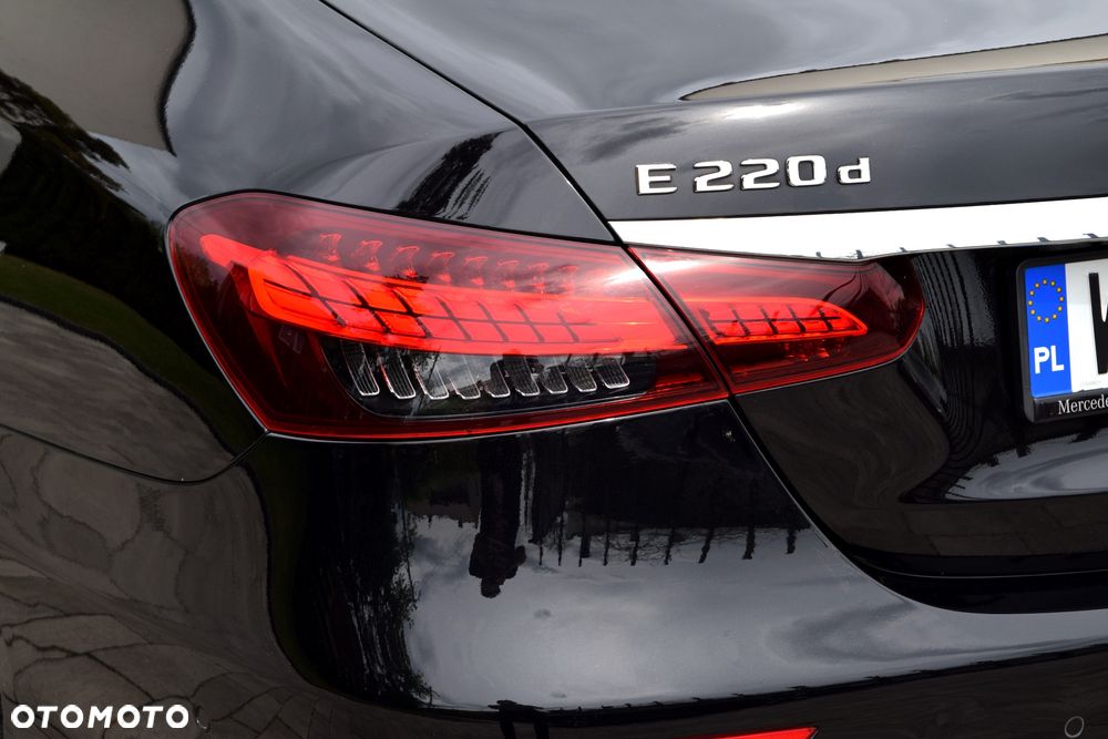 Mercedes-Benz Klasa E 220 d 4-Matic AMG/Avantgarde - 40