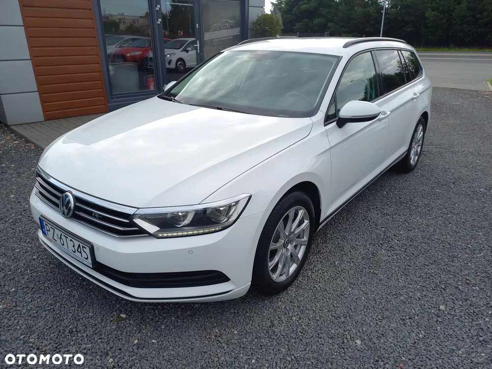 Volkswagen Passat - 1
