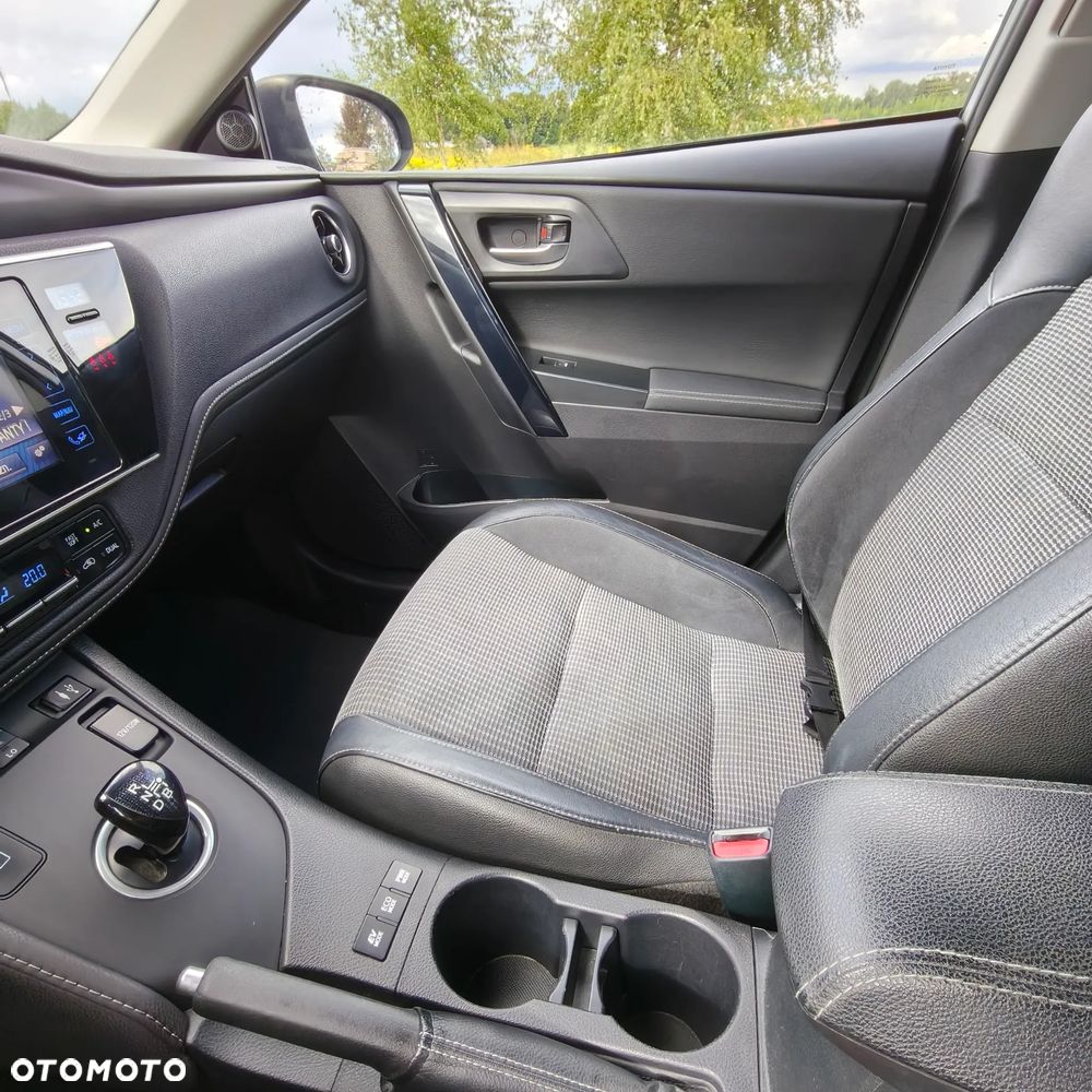 Toyota Auris Hybrid 135 Prestige - 25
