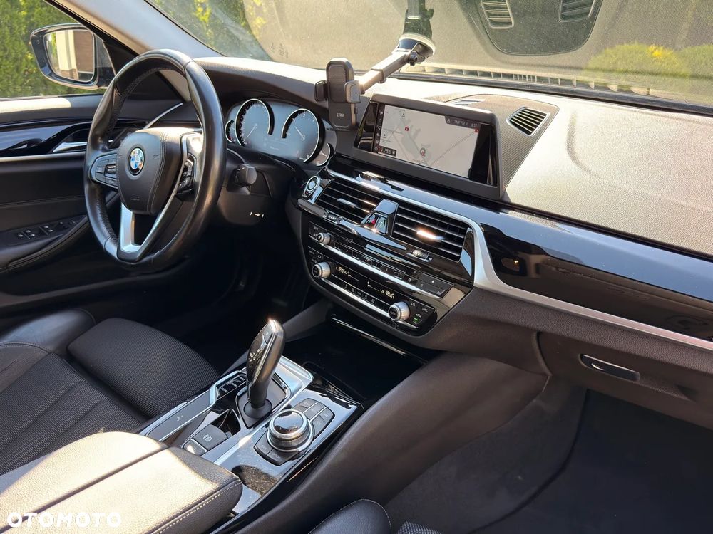 BMW Seria 5 520d Sport Line - 19