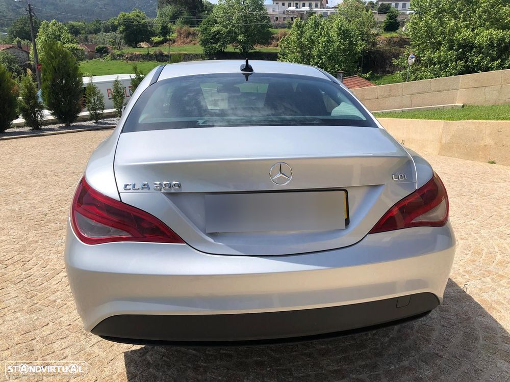 Mercedes-Benz CLA 200 CDI Urban - 4