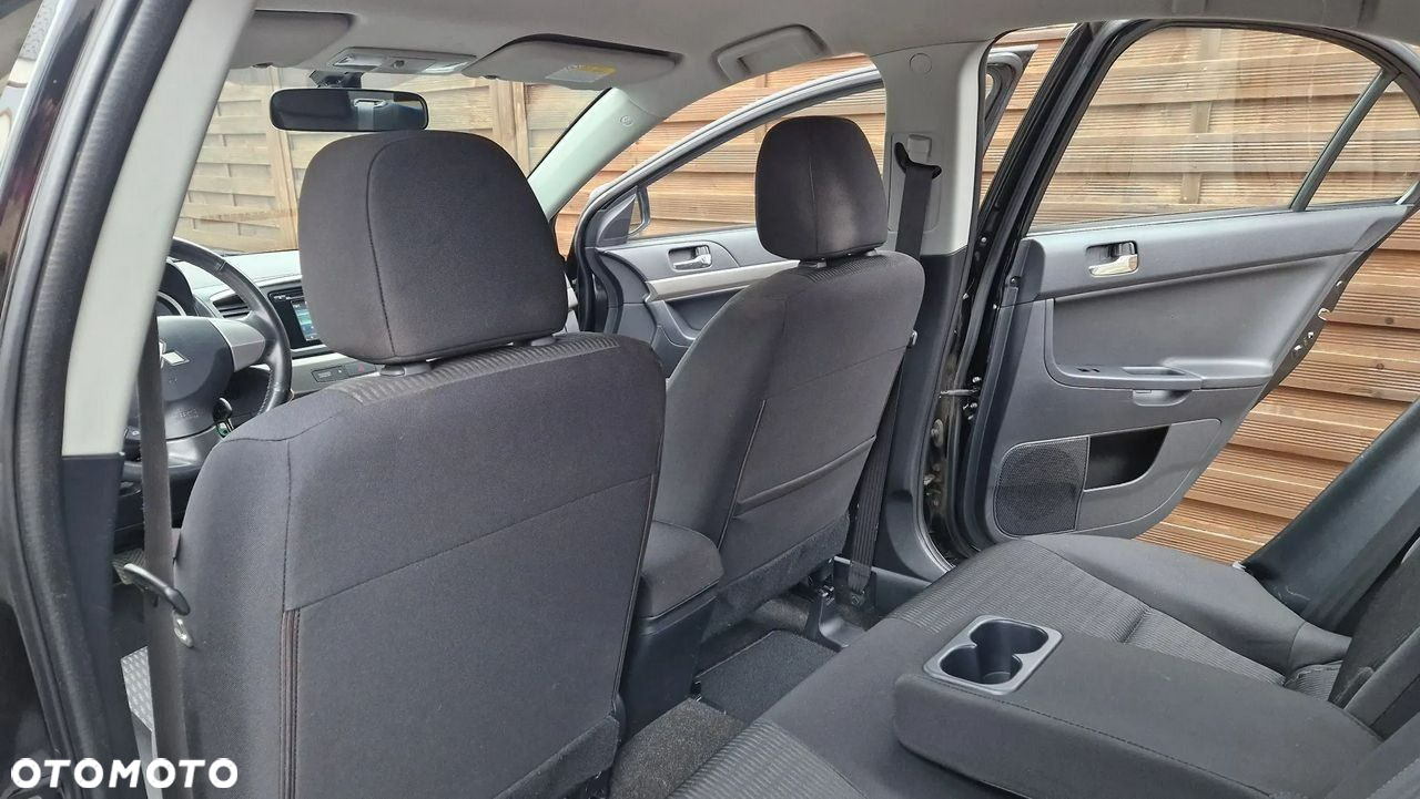 Mitsubishi Lancer - 14