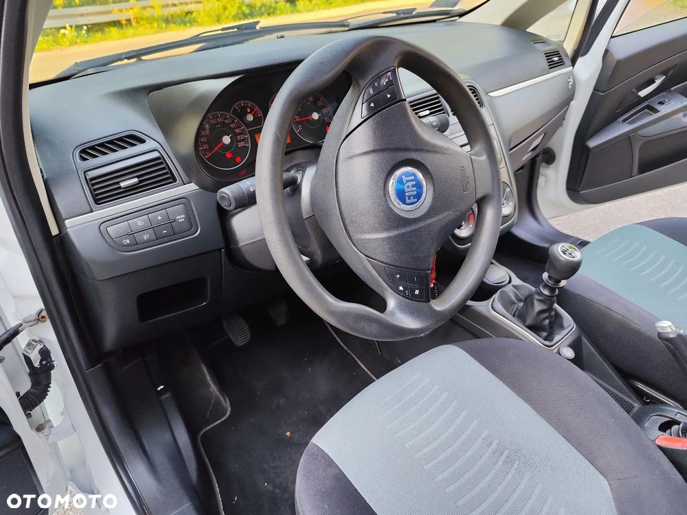 Fiat Grande Punto 1.4 8V Emotion - 26