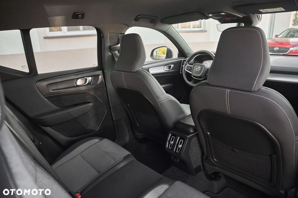 Volvo XC 40 T3 Momentum Pro - 34