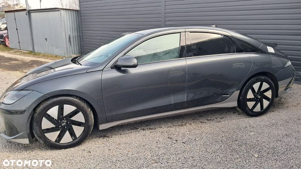 Hyundai IONIQ 6 - 6