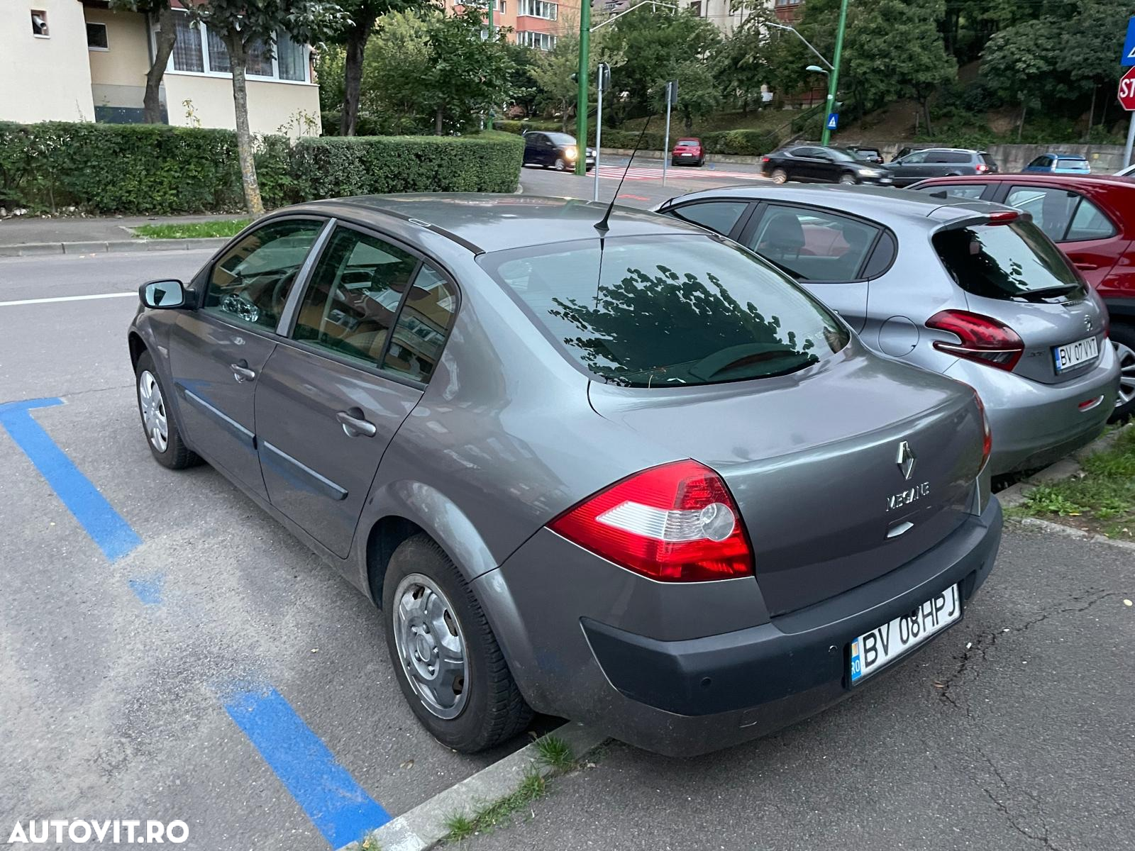 Renault Megane II Sedan 1.6 Influence - 4