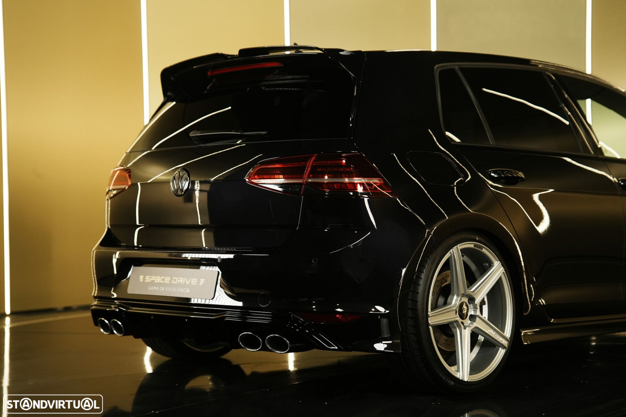 VW Golf 2.0 TSi R DSG - 10
