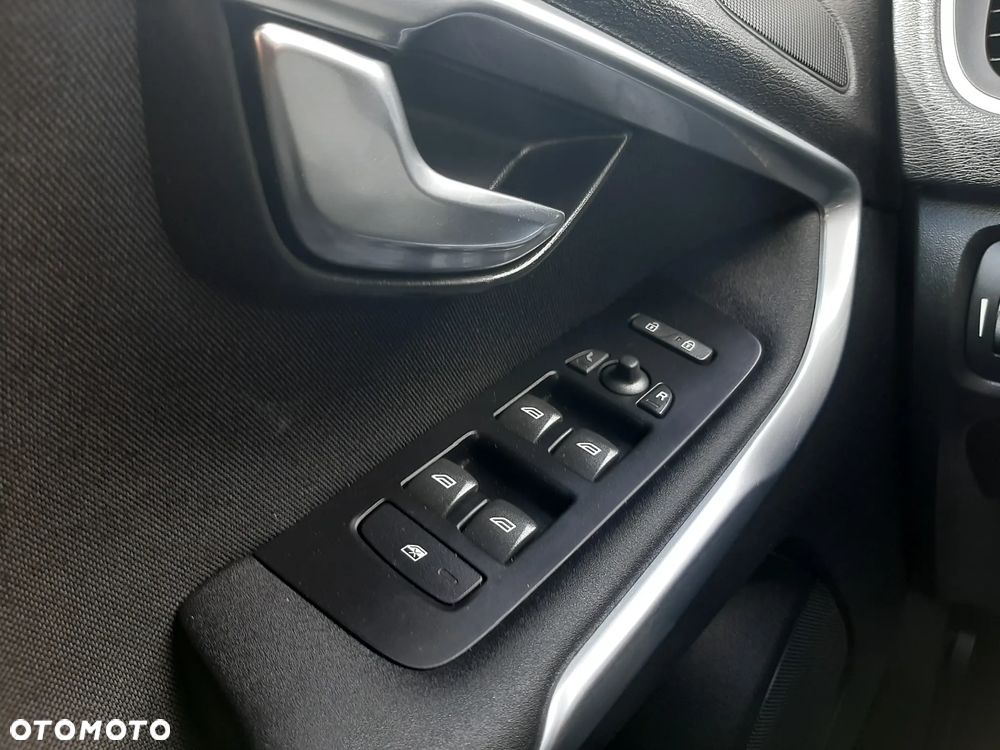 Volvo V40 D2 Momentum - 20
