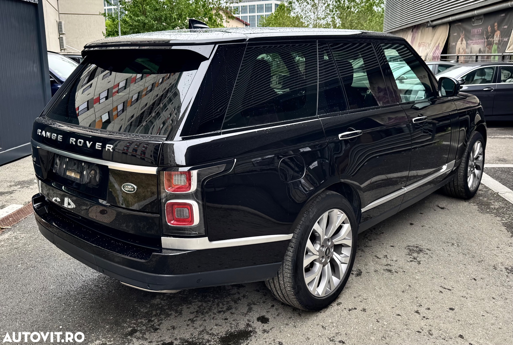 Land Rover Range Rover 2.0 l4 PHEV LWB Autobiography - 4