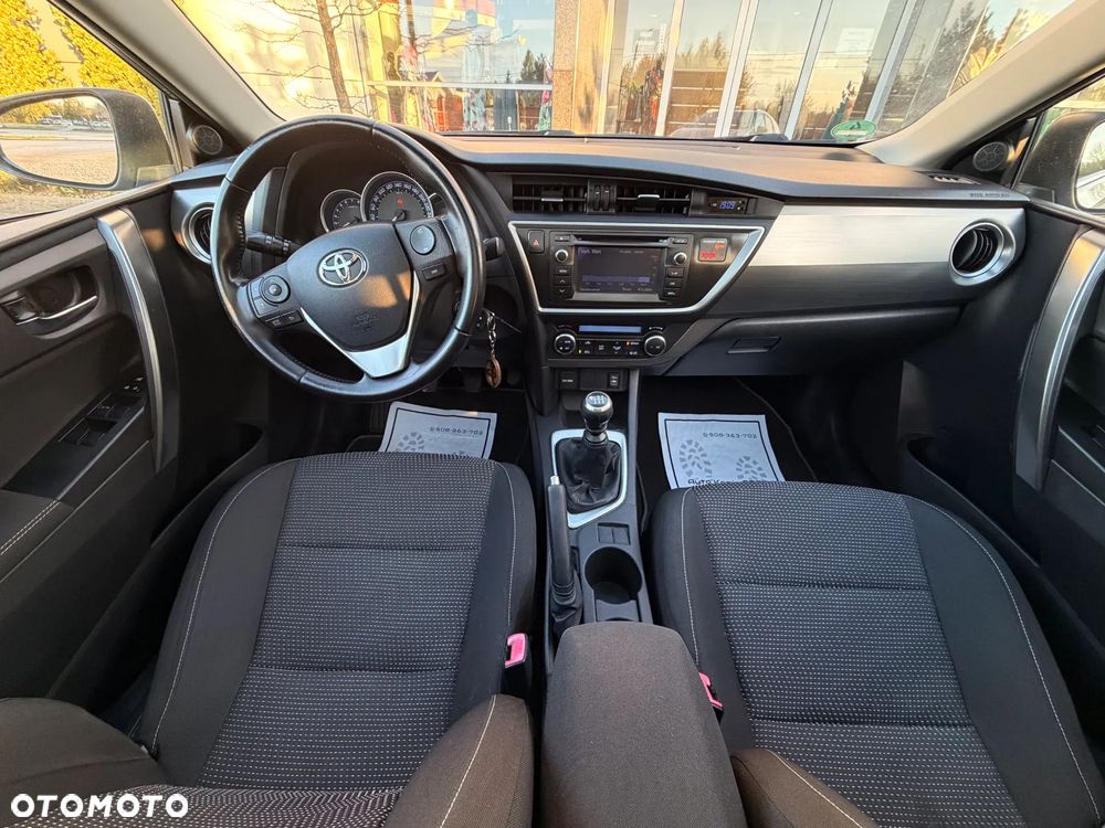 Toyota Auris 1.6 Executive - 4