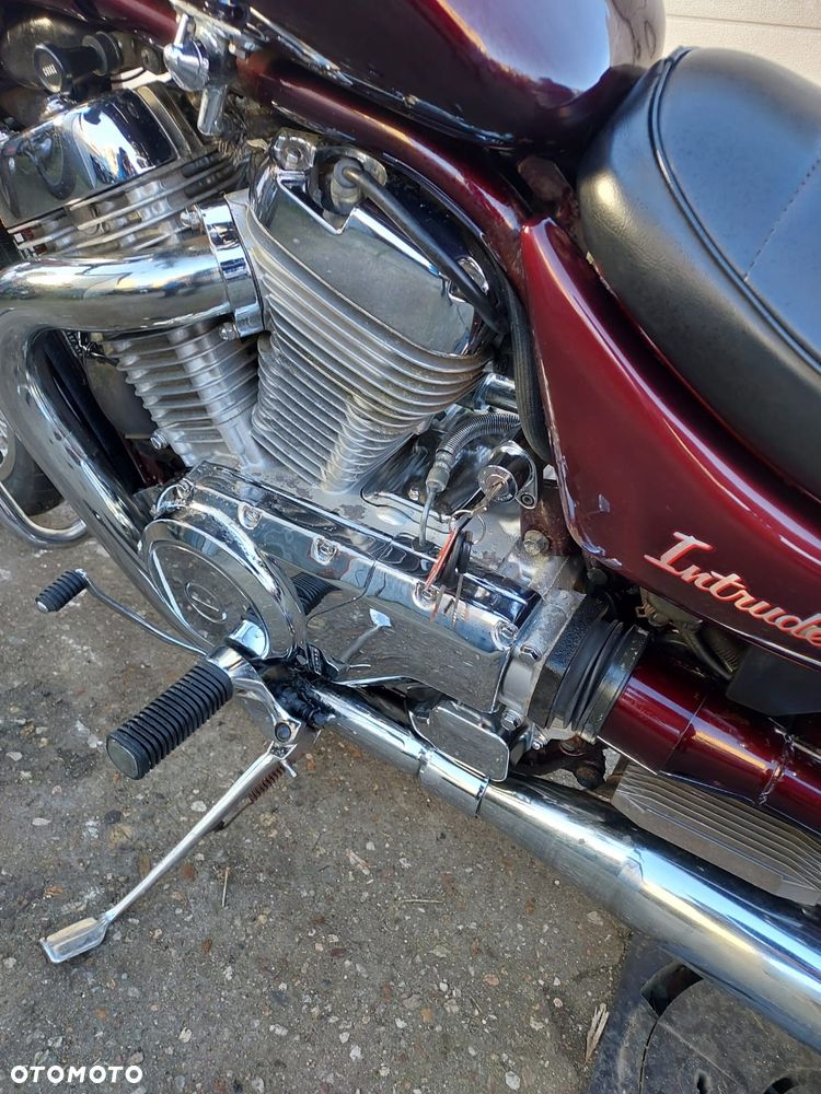 Suzuki Intruder - 28