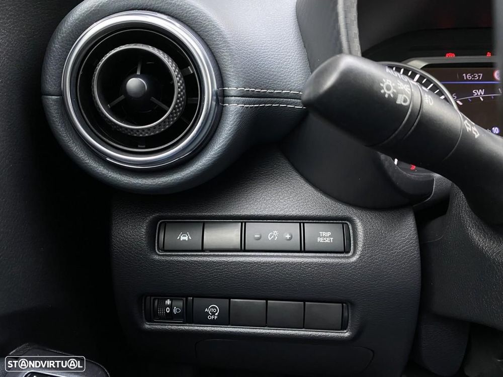 Nissan Juke 1.0 DIG-T N-Connecta - 32