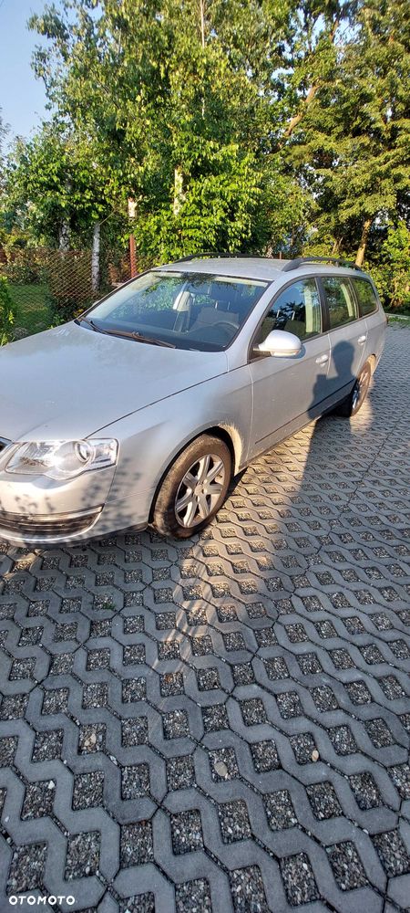 Volkswagen Passat - 1