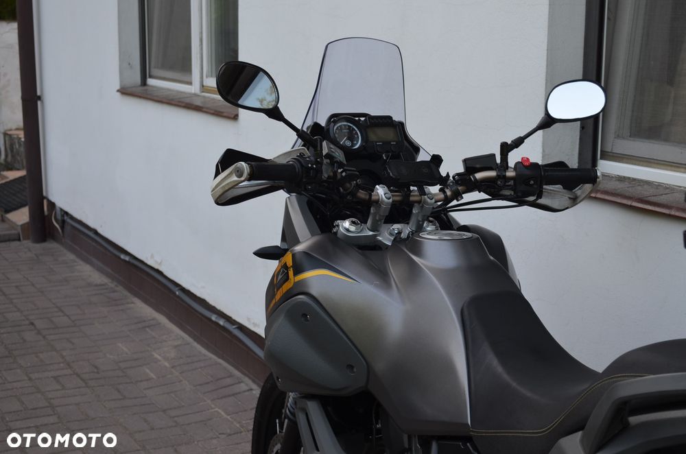 Yamaha XVZ - 5