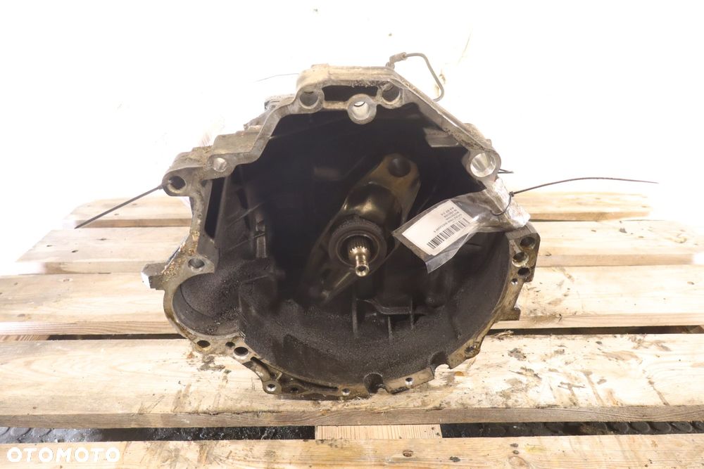 SKRZYNIA BIEGÓW 5 BIEGOWA AUDI A4 B7 2.0 HFF - 1