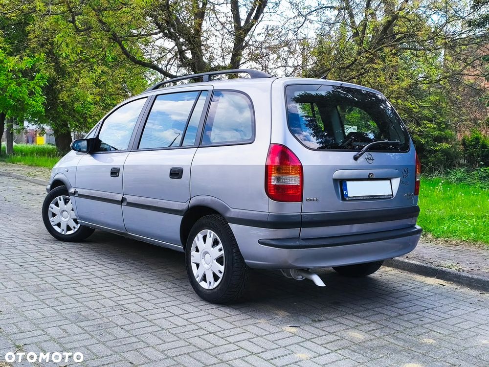 Opel Zafira 1.6 16V Comfort - 5