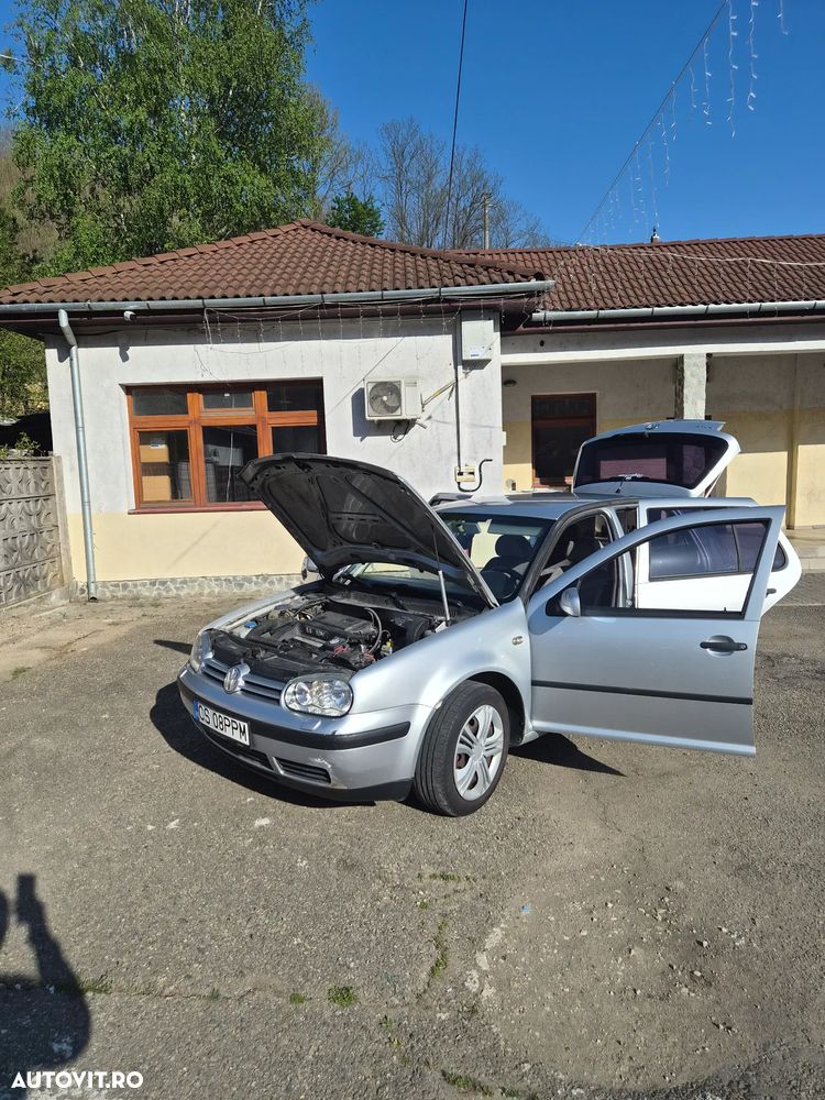 Volkswagen Golf 1.4 - 8