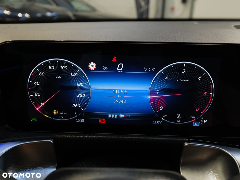 Mercedes-Benz GLB 200 d Progressive 8G-DCT - 24