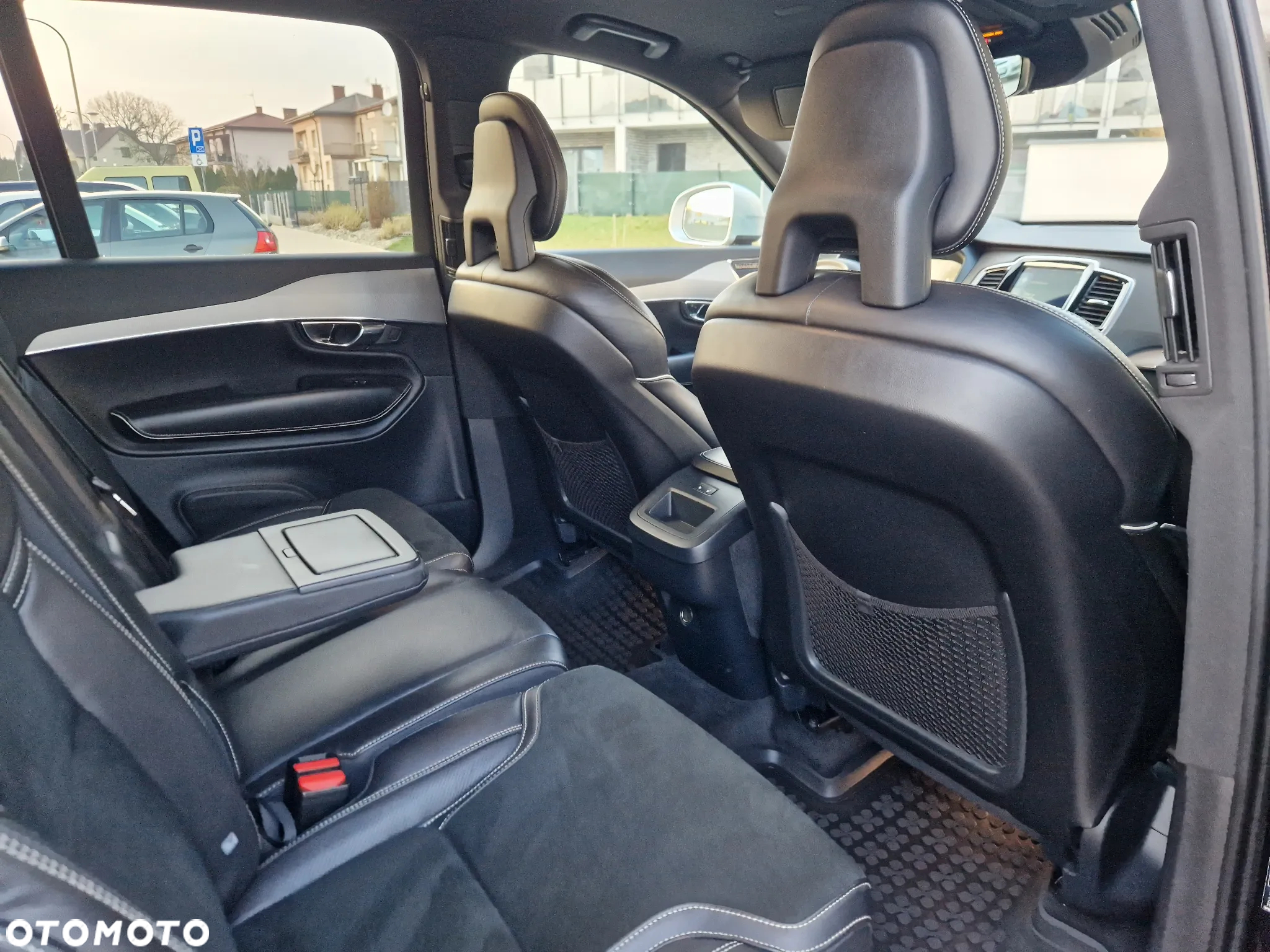 Volvo XC 90 D5 AWD R-Design - 12