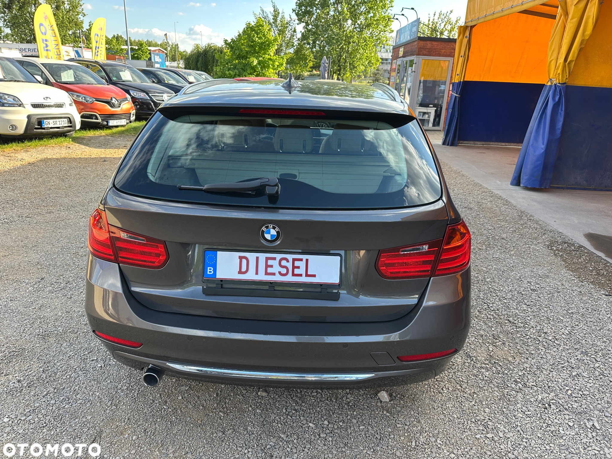 BMW Seria 3 318d DPF Touring Edition Exclusive - 9
