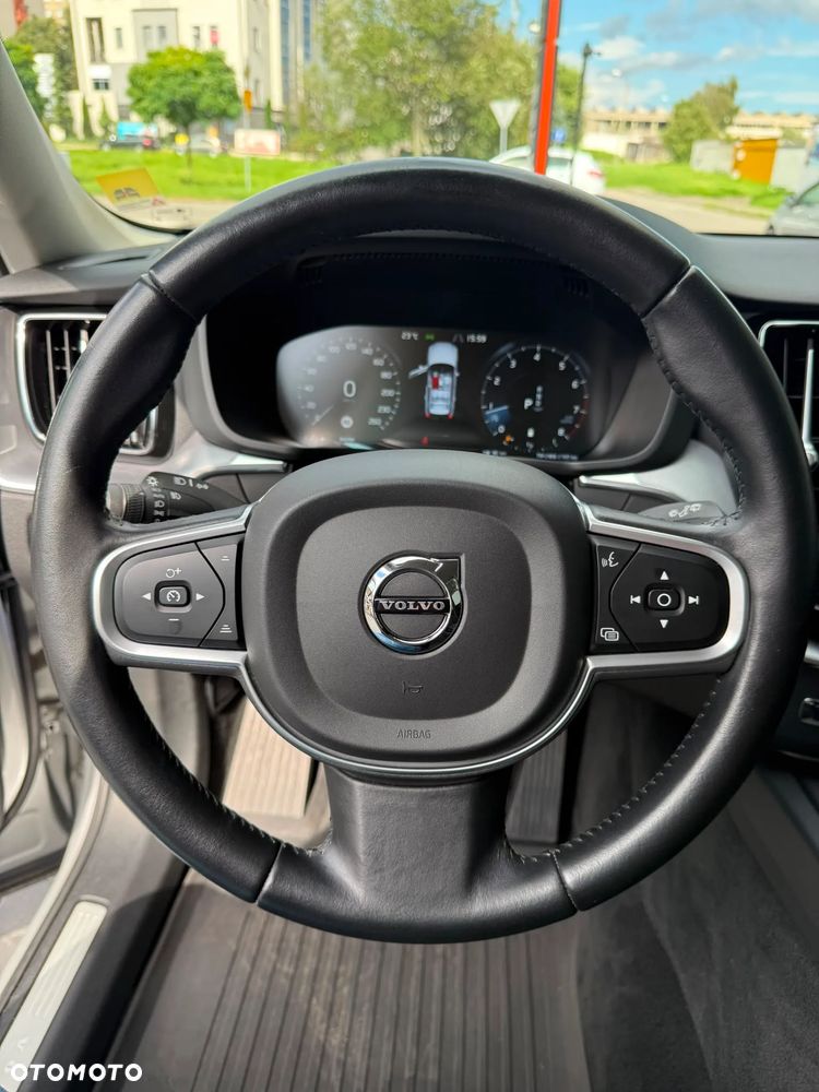 Volvo XC 60 B5 B AWD Momentum Pro - 15
