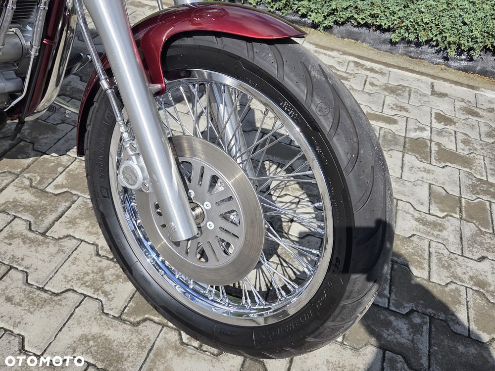 Suzuki Intruder - 16