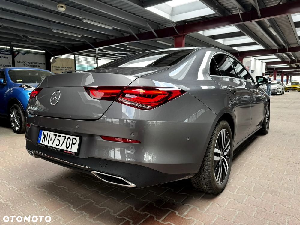 Mercedes-Benz CLA 200 Progressive 7G-DCT - 10