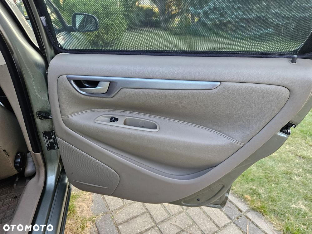 Volvo V70 2.5T AWD Summum - 31