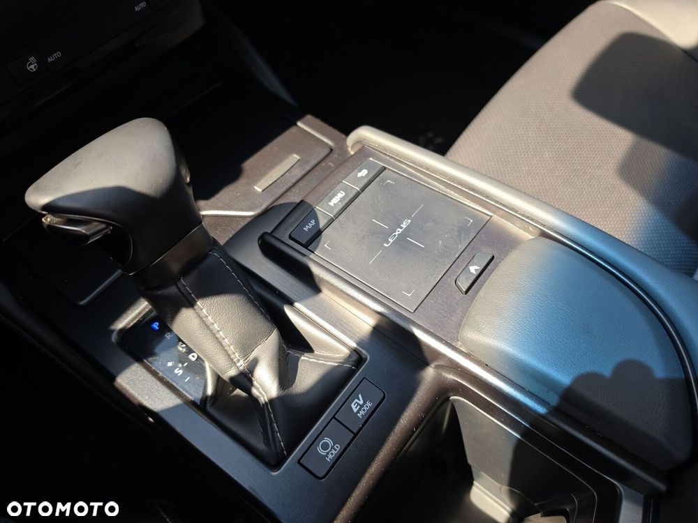 Lexus ES - 18