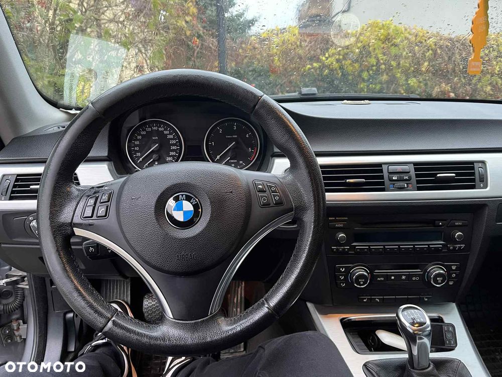BMW Seria 3 325d - 17