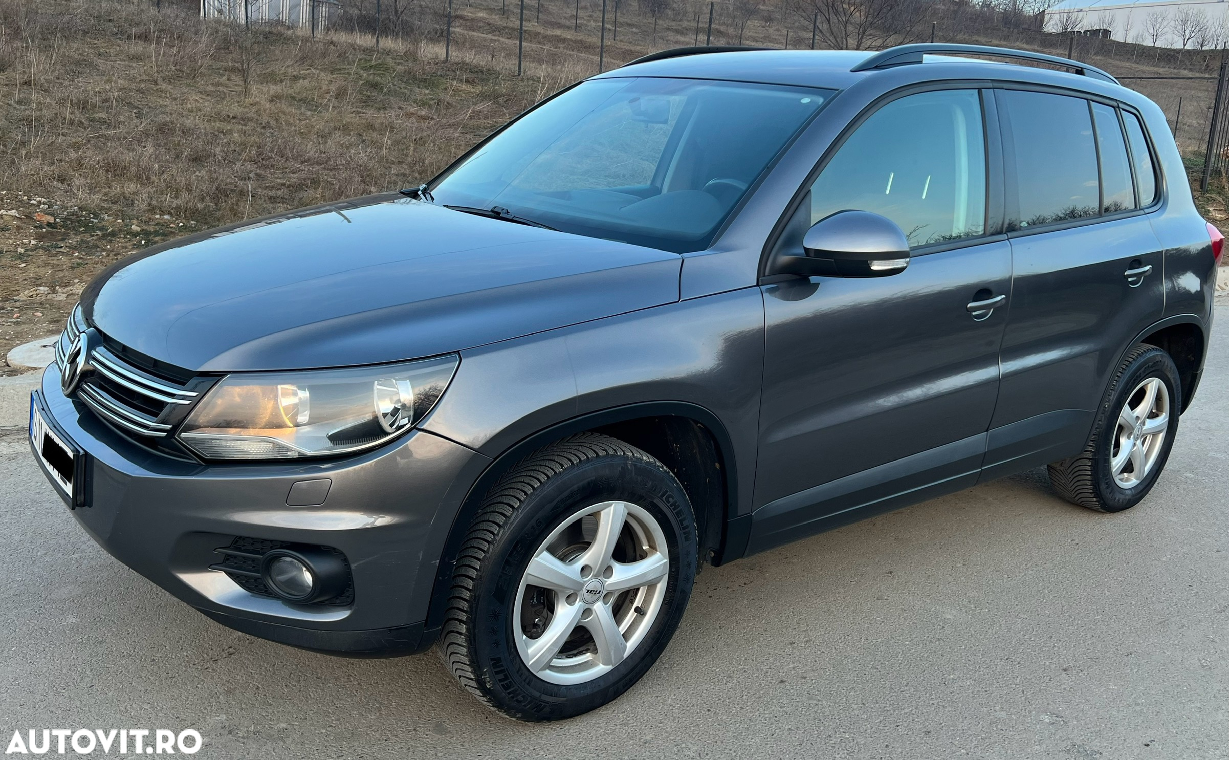 Volkswagen Tiguan 2.0 TDI 4Motion DSG Sport & Style - 3