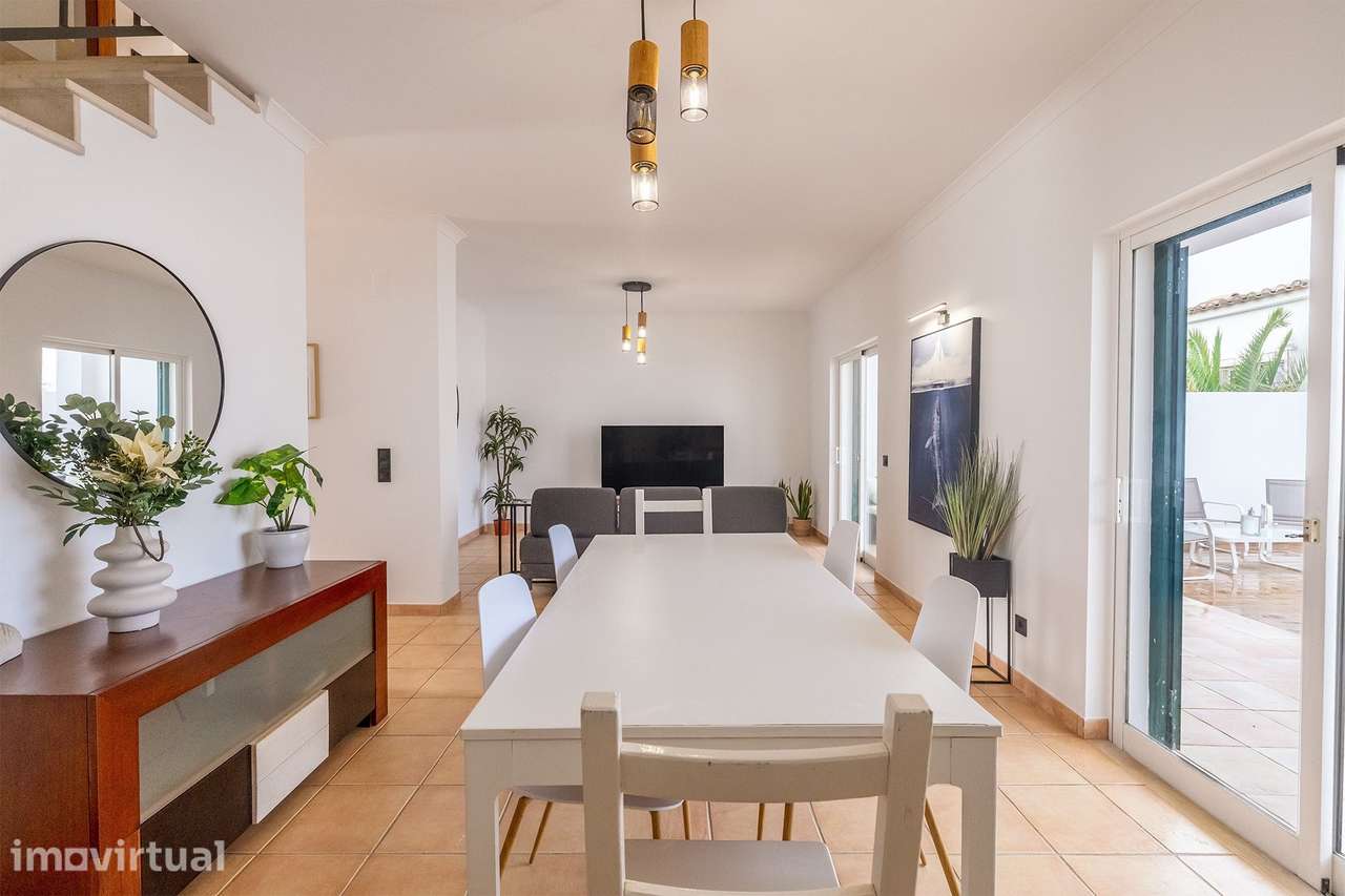 CHARMOSA MORADIA T3 COM GARAGEM E PISCINA, MONTINHOS DA LUZ - Grande imagem: 4/33