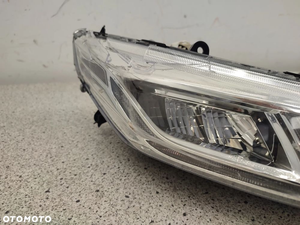 Lampa przód, przednia, reflektor Aprilia Tuona 125 RS125 RS 125 - 12
