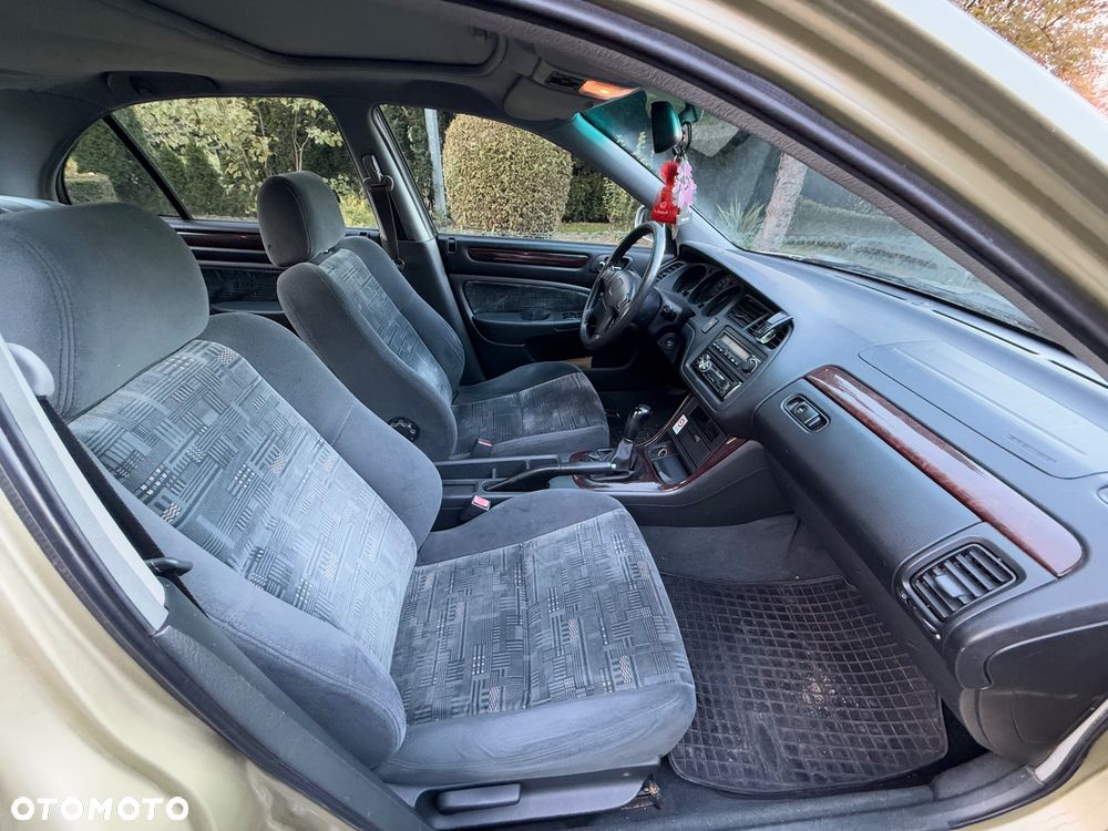 Honda Accord 1.8i LS - 9