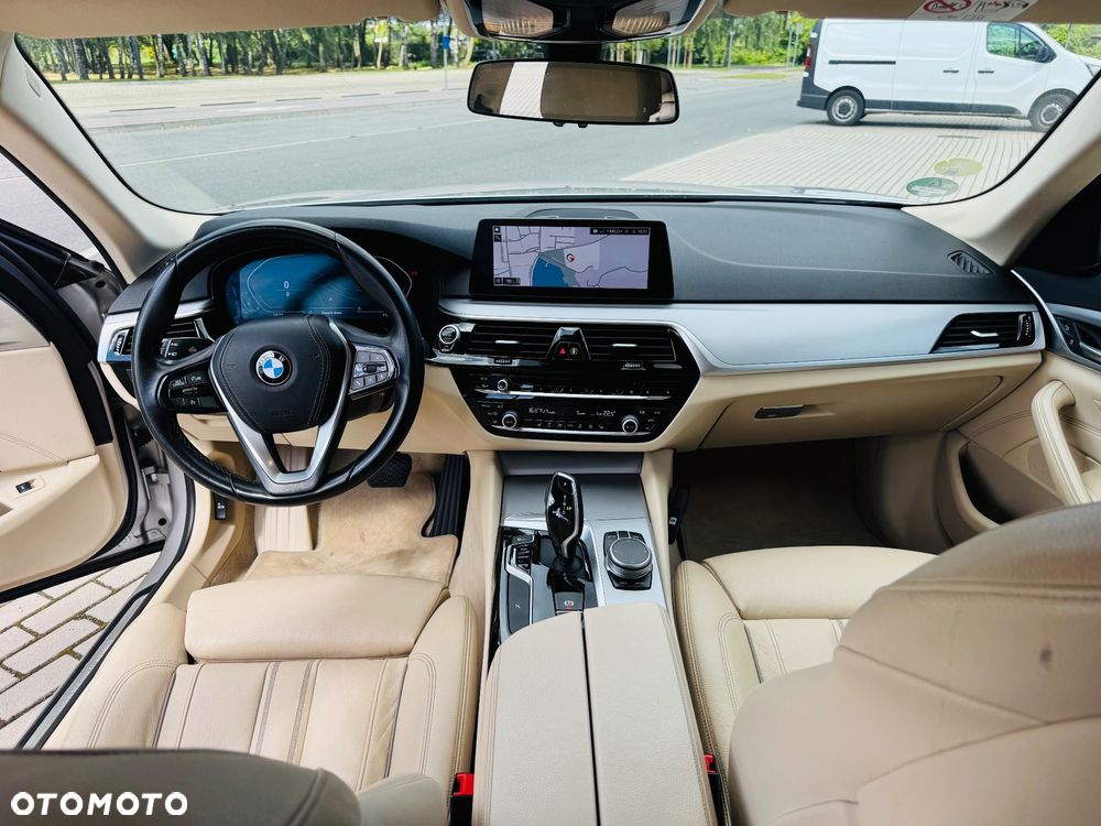 BMW Seria 5 518d - 19