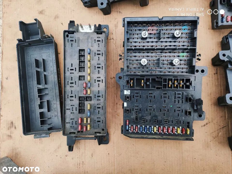 skrzynka elektryczna bezpiecznikÓw przekaźników chrysler voyager ii - 1