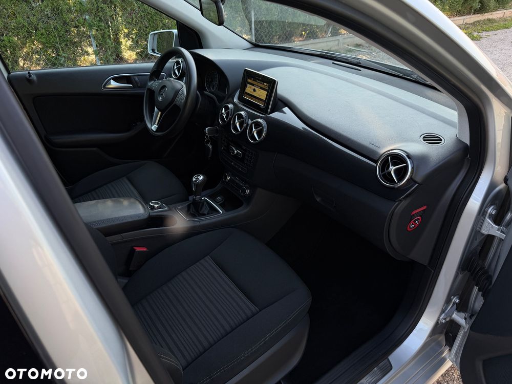 Mercedes-Benz Klasa B 180 BlueEFFICIENCY Edition - 13