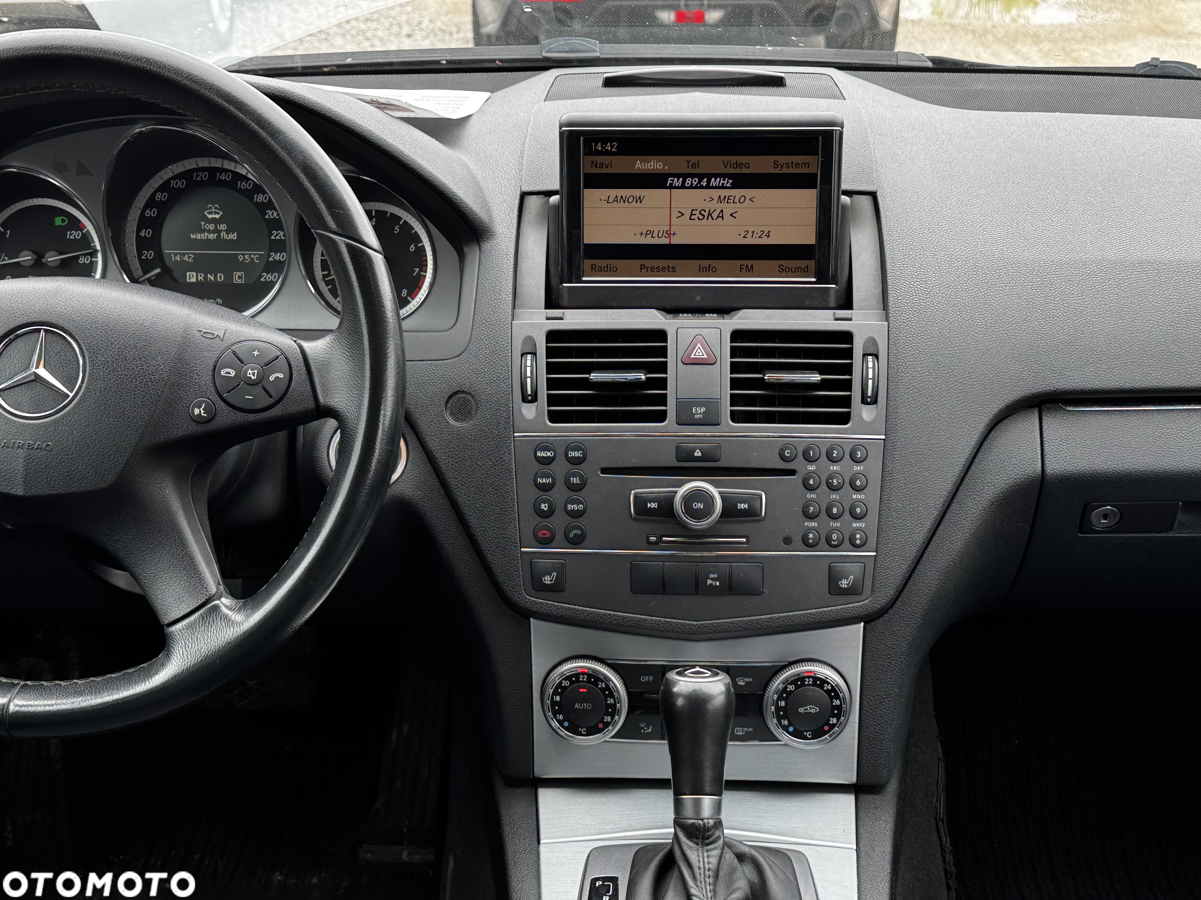 Mercedes-Benz Klasa C 250 CGI T Automatik BlueEFFICIENCY Avantgarde - 24