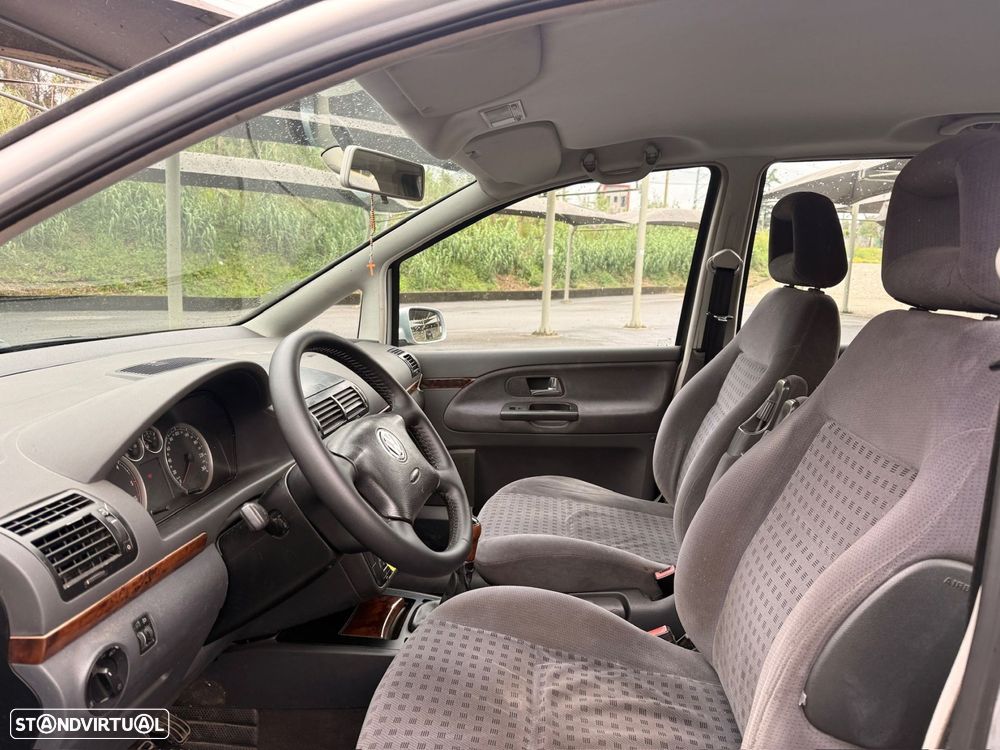 VW Sharan - 7